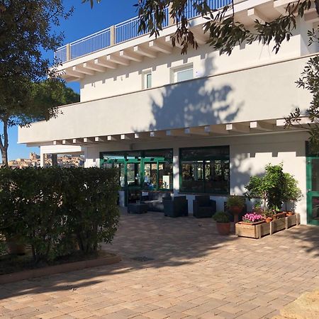 Casablanca Hotel Чивитанова Марке Екстериор снимка