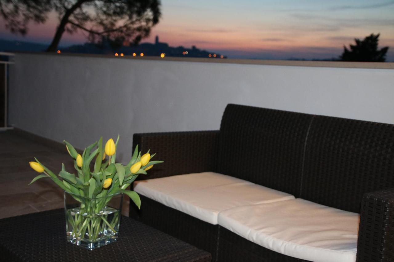 Casablanca Hotel Чивитанова Марке Екстериор снимка