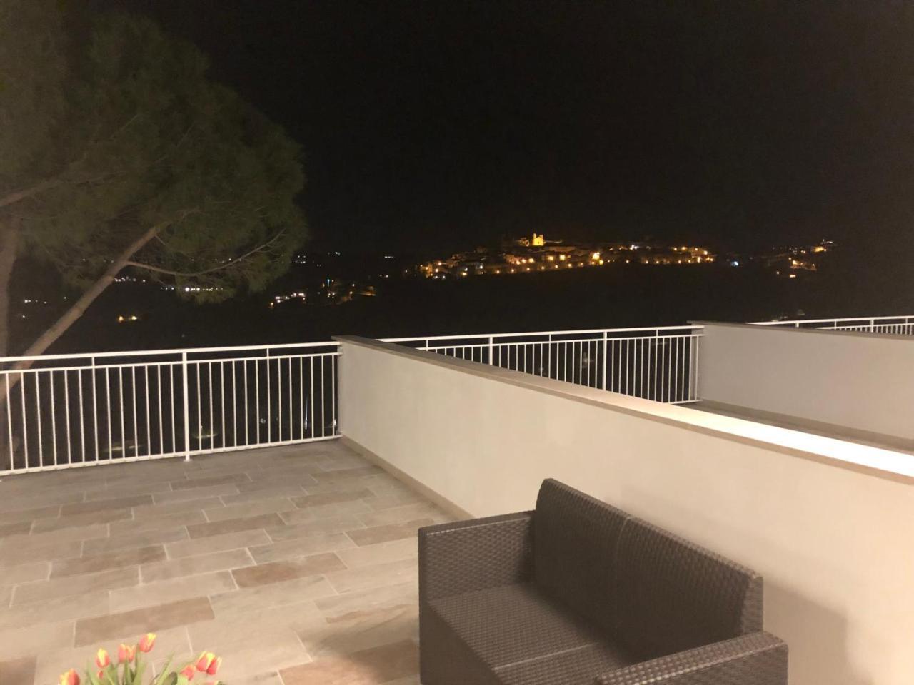 Casablanca Hotel Чивитанова Марке Екстериор снимка