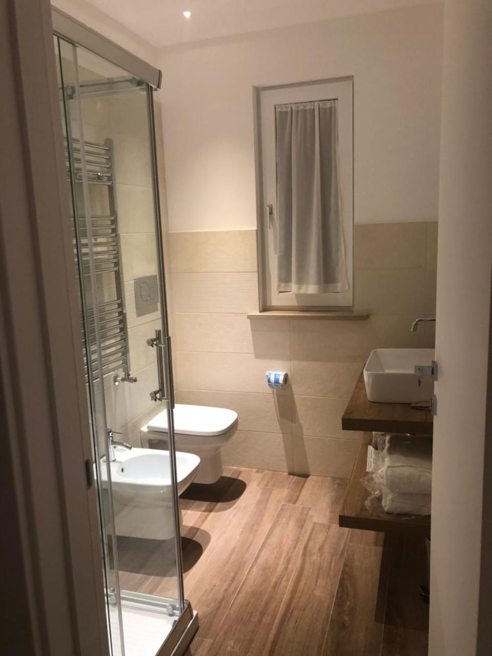Casablanca Hotel Чивитанова Марке Екстериор снимка