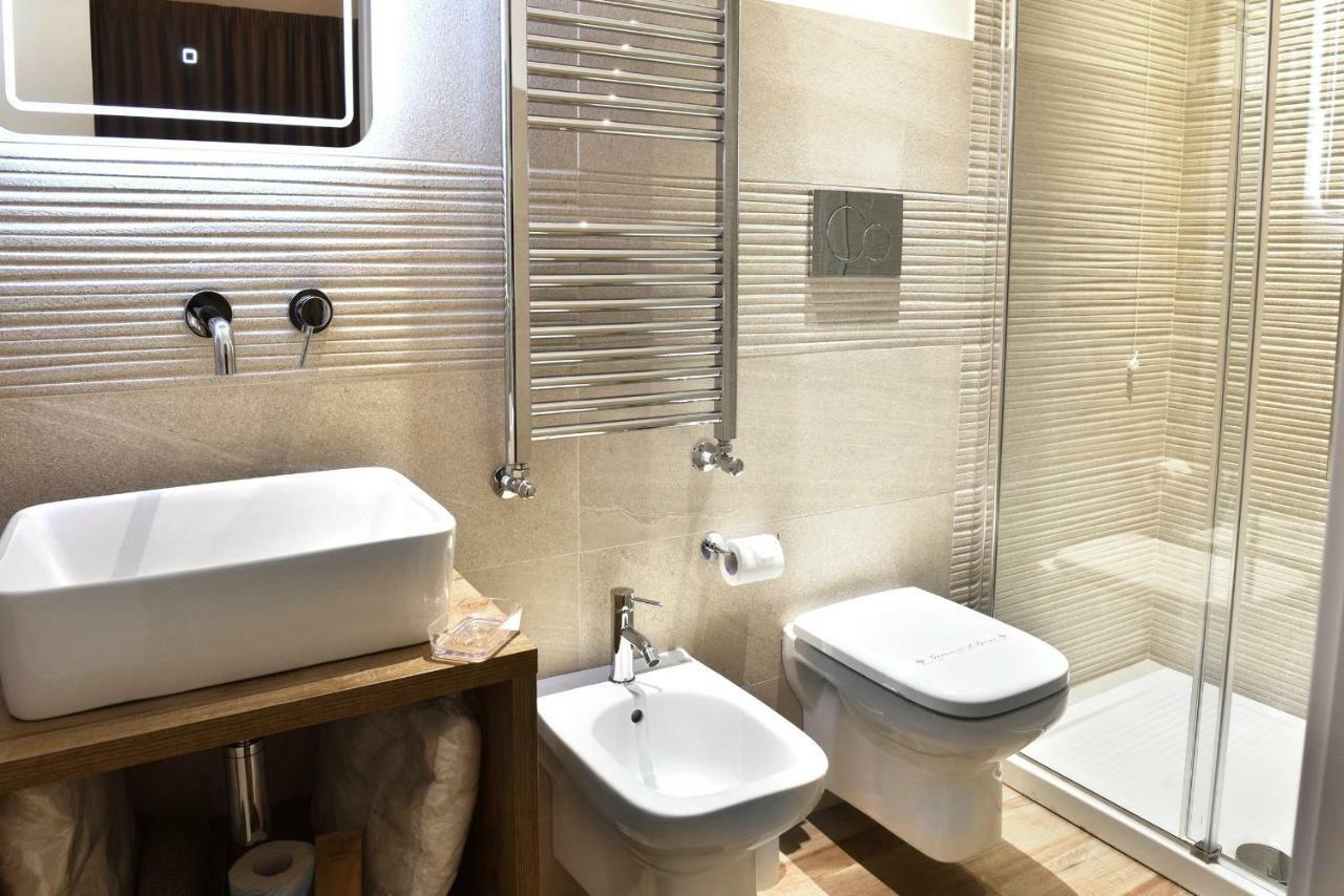 Casablanca Hotel Чивитанова Марке Екстериор снимка
